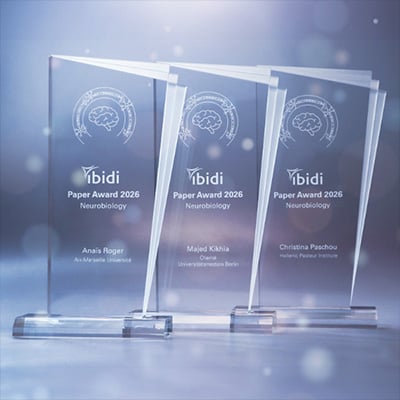 ibidi Paper Award trophies